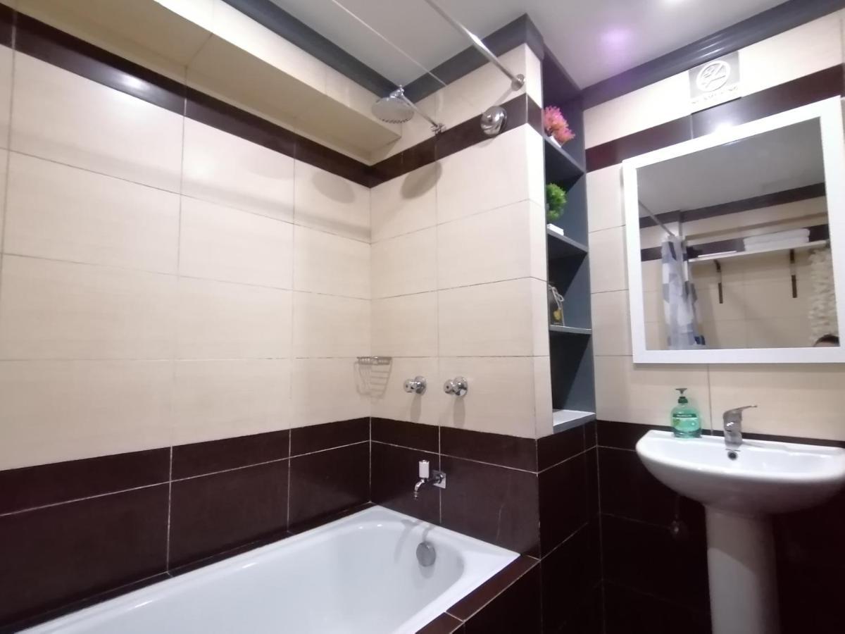 Condo Azur Suites E507 Near Airport, Netflix, Stylish, Cozy With Swimming Pool Мактан Екстер'єр фото